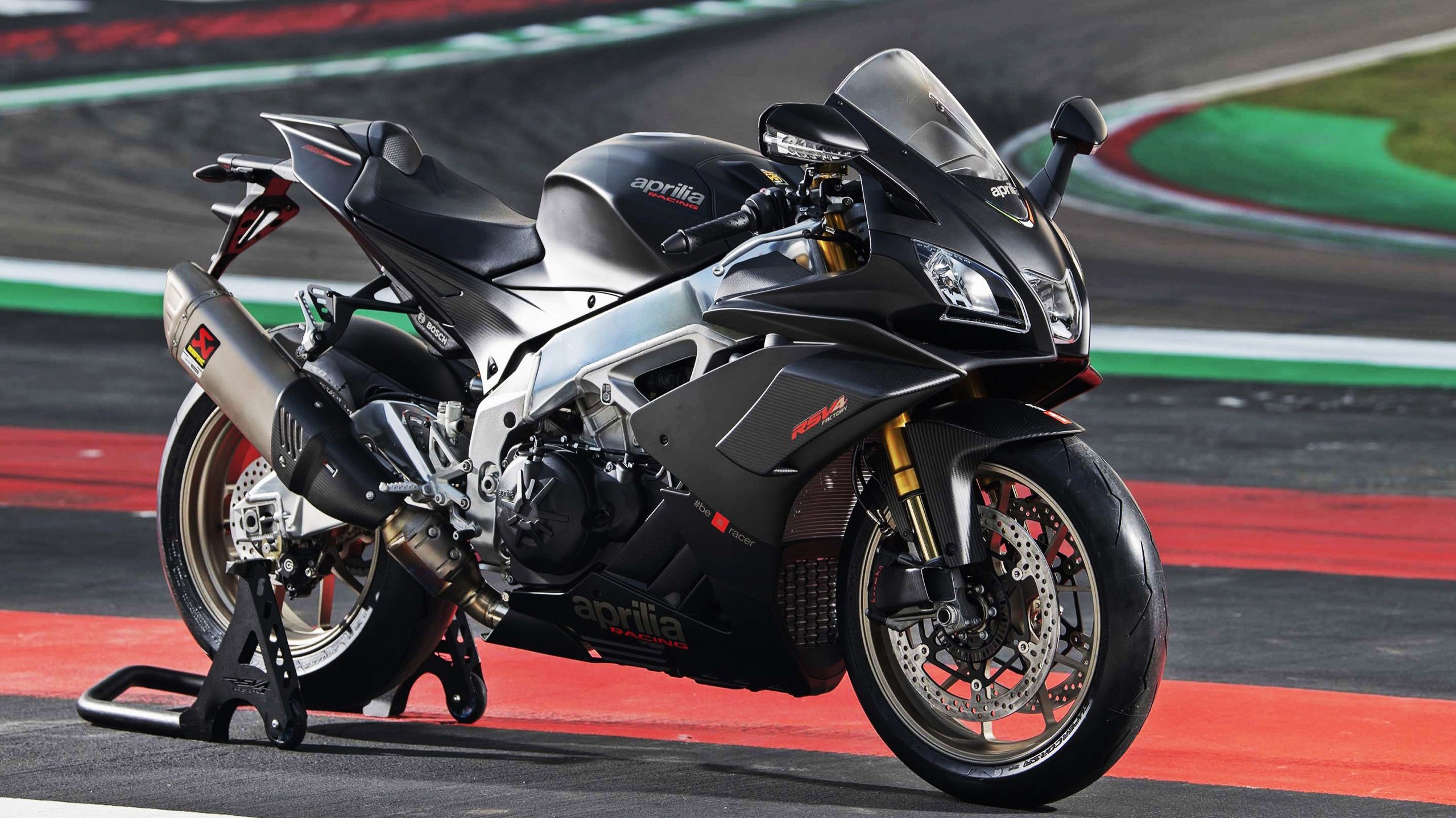 kaiyun网站-创纪录游泳接力团队配合完美，游泳接力比赛规则