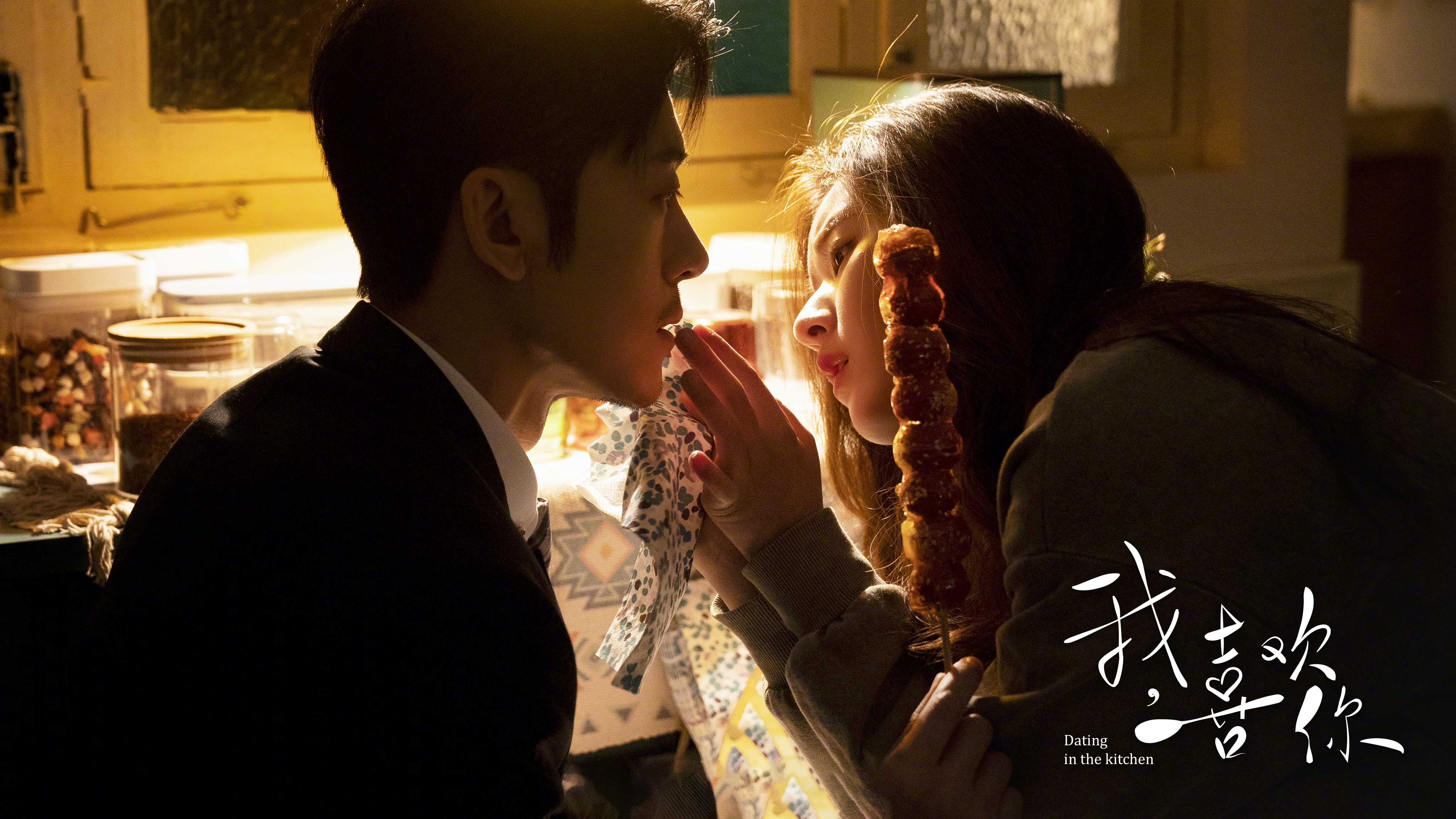 KAIYUNAPP-紧张足球比赛中球队表现出色，势如破竹，足球比赛正在紧张地进行修改病句