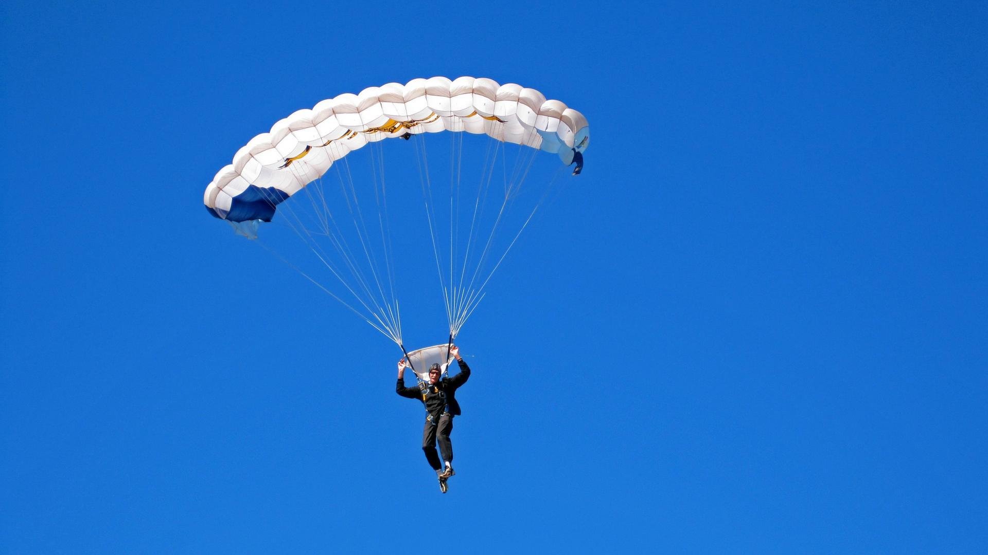 _未来运动云平台：虚拟社会中的全民互联_，未来云项目